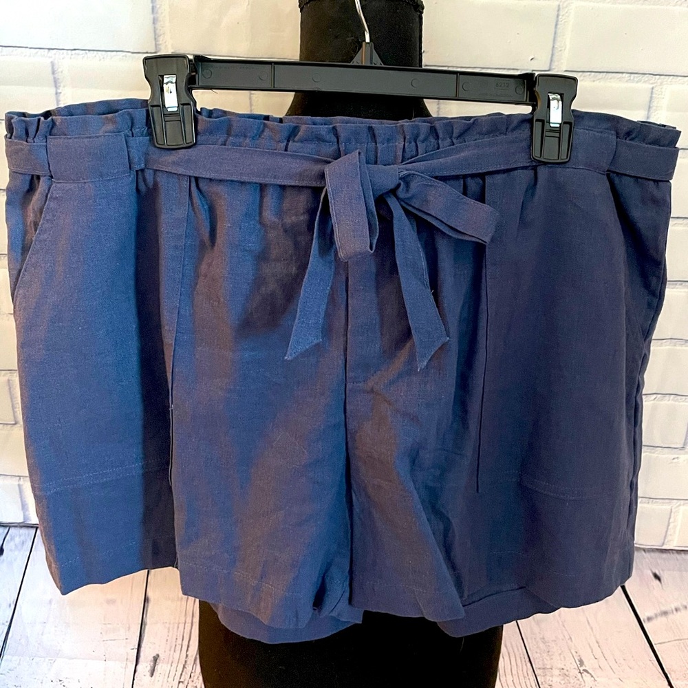 Navy Linen Shorts w/pockets